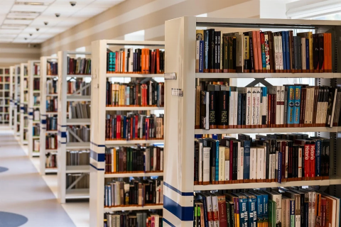Ponad 3500 książek zakupionych do dobczyckich bibliotek szkolnych w ramach Narodowego Programu Czytelnictwa